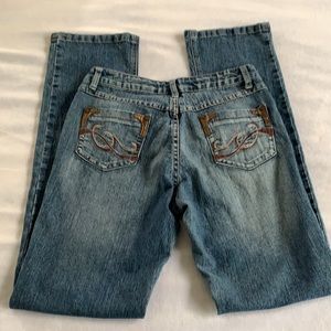 No Fuze Jeans Mid Rise Jeans with Embroidered Pockets